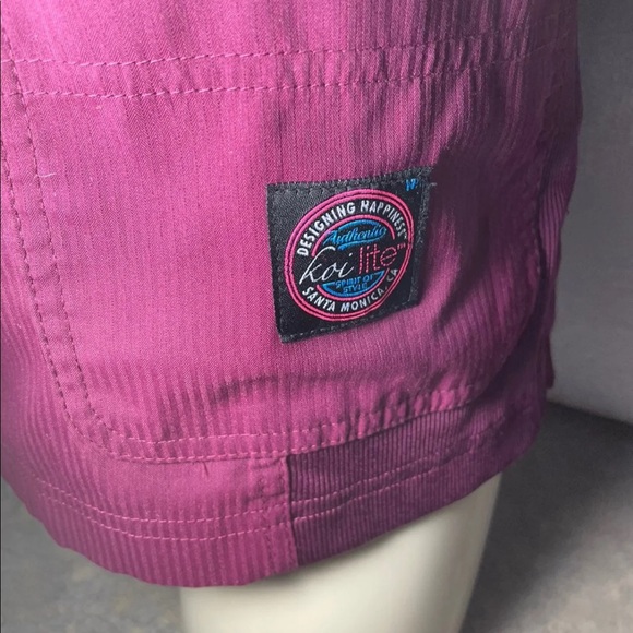 Set of 3 scrub tops* - Picture 7 of 12